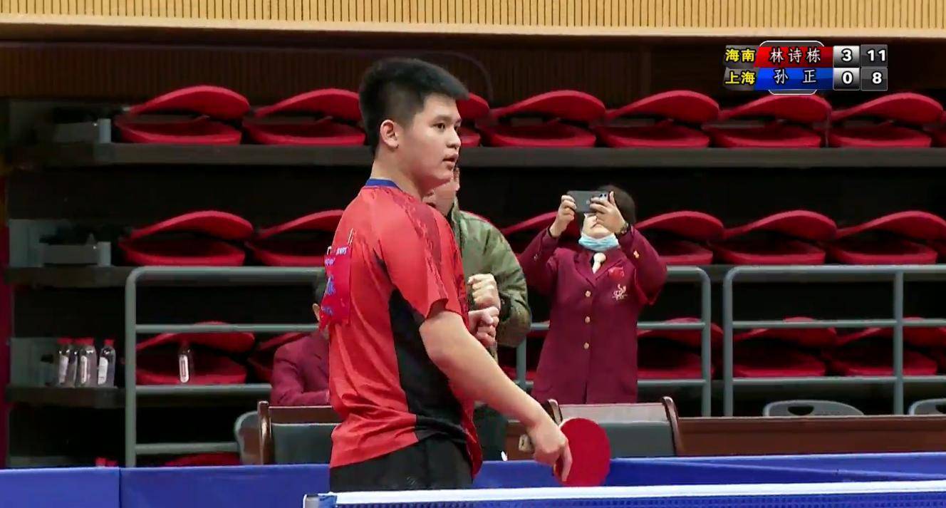 持着顽强的 持着顽强的